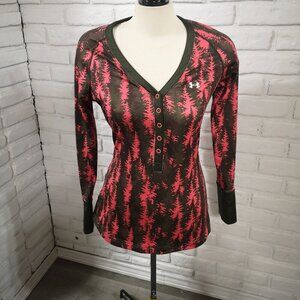 Under Armour Ladies Size Medium Pink Brown Green V-neck Long Sleeves Rash Guard